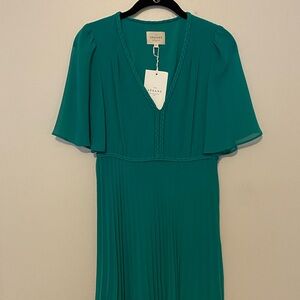 Sezane “Robe Florencia” midi dress, with flutter sleeves